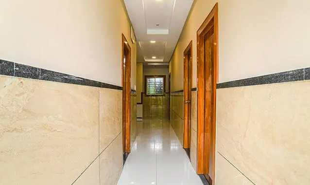 Индаур: FabHotel Royal Palace Indore