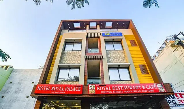 Индаур: FabHotel Royal Palace Indore
