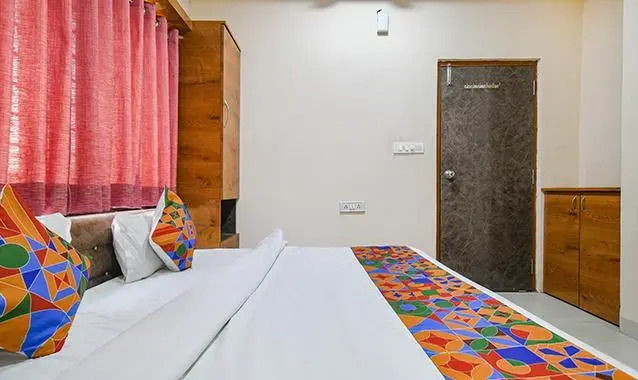 Индаур: FabHotel Royal Palace Indore