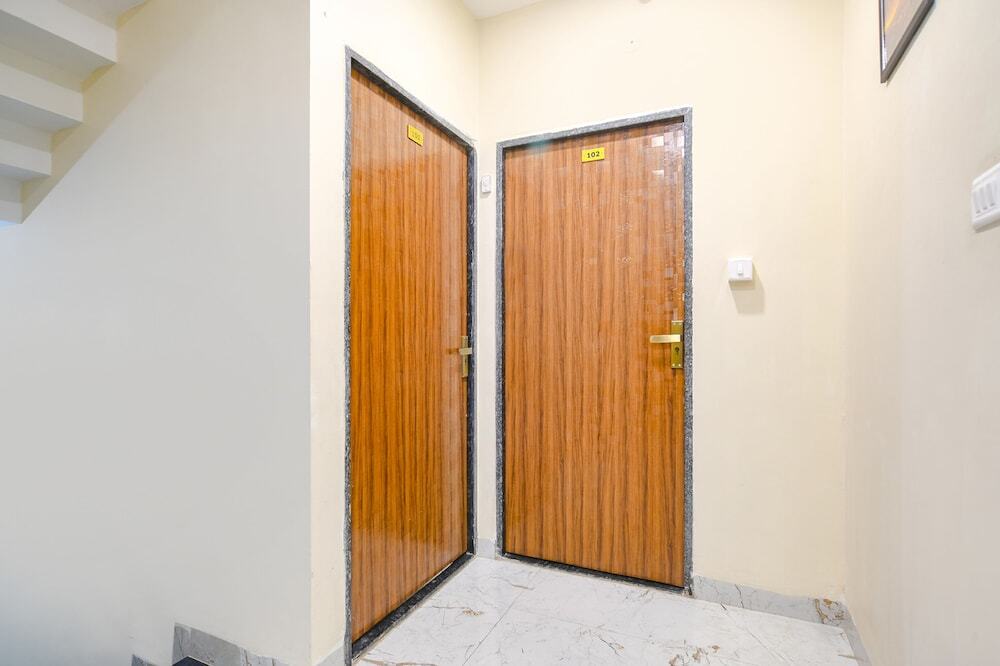 Индаур: Fabhotel Atharv