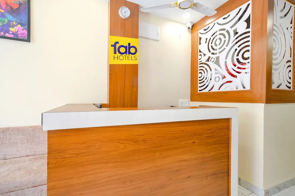 Индаур: Fabhotel Atharv