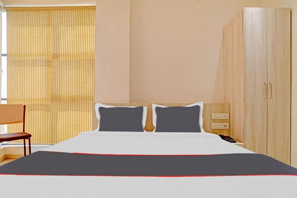Индаур: Collection O Hotel Kelvi