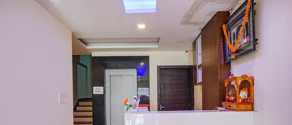 Индаур: FabHotel Coral