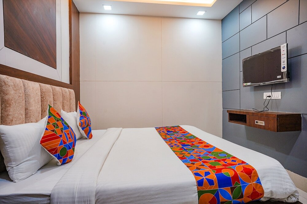 Индаур: FabHotel Coral