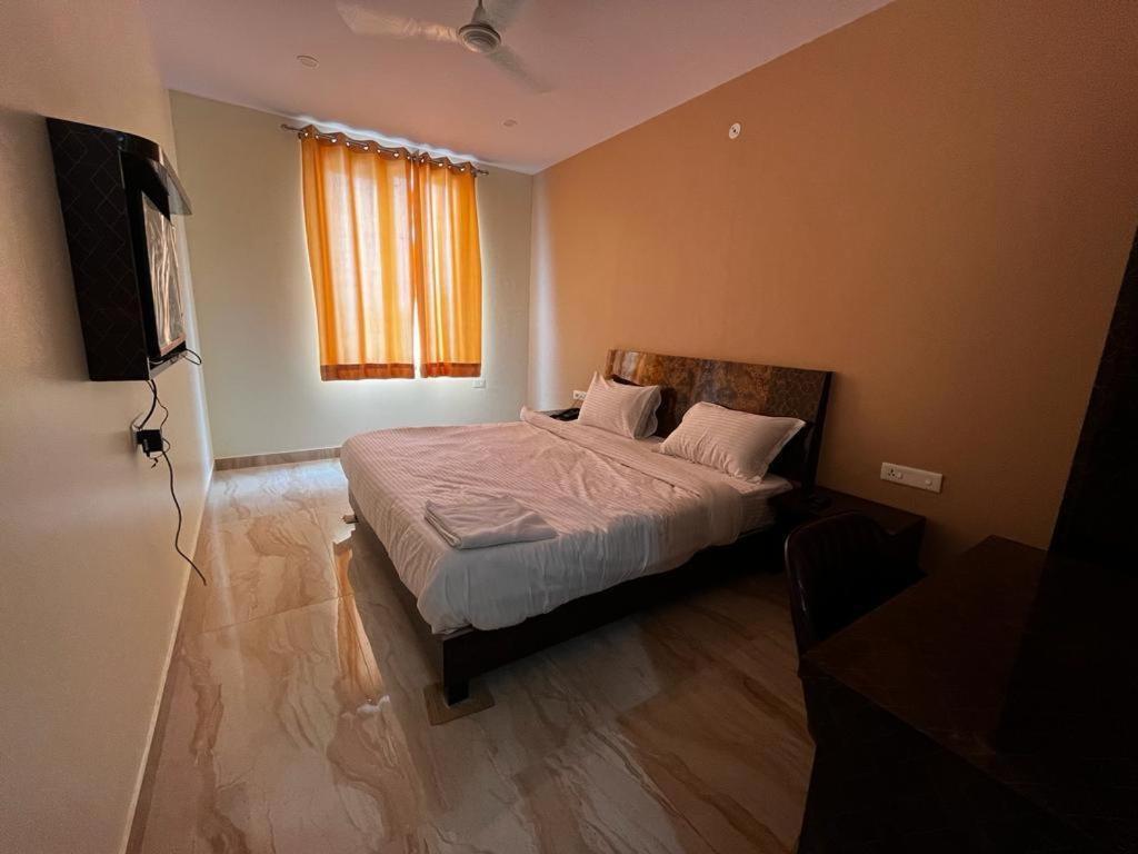 Джайпур: Hotel Palm Tree