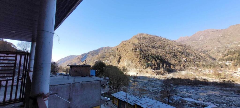 Катра: POP HOME 80545B Zohan Homestay