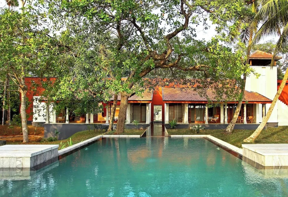 Куруппумтара: Baymaas Lake house