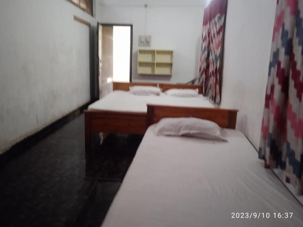 Паллипурам: Layali Ooty Transit Lodging