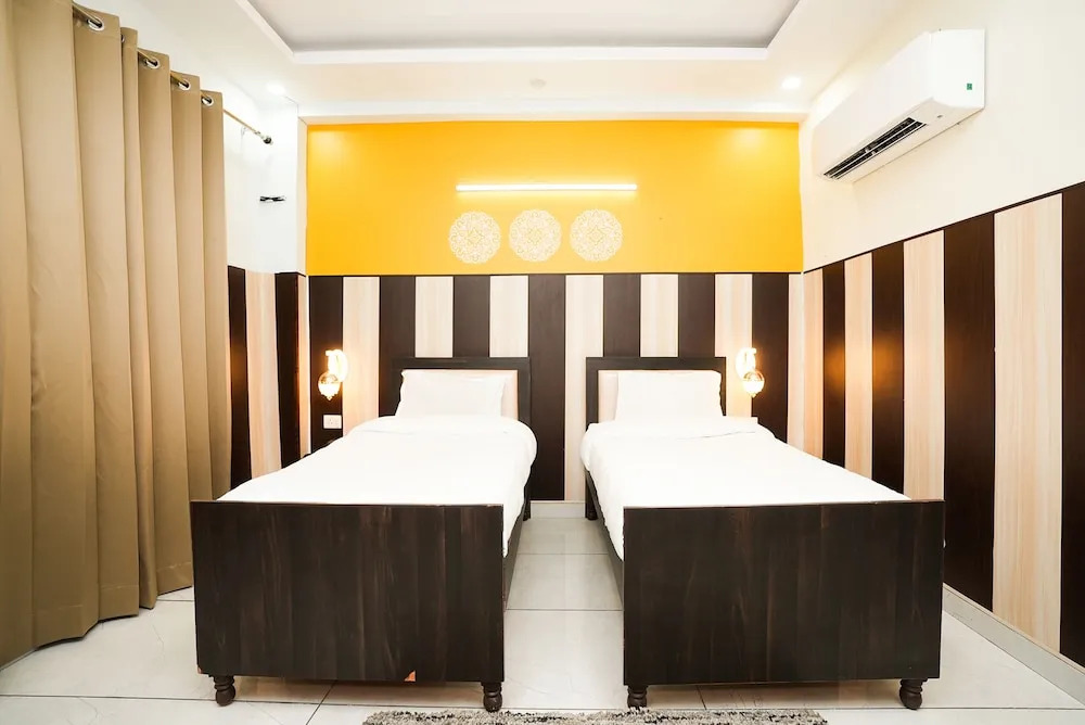 Гуруграм: Fabhotel Tanvi Premium