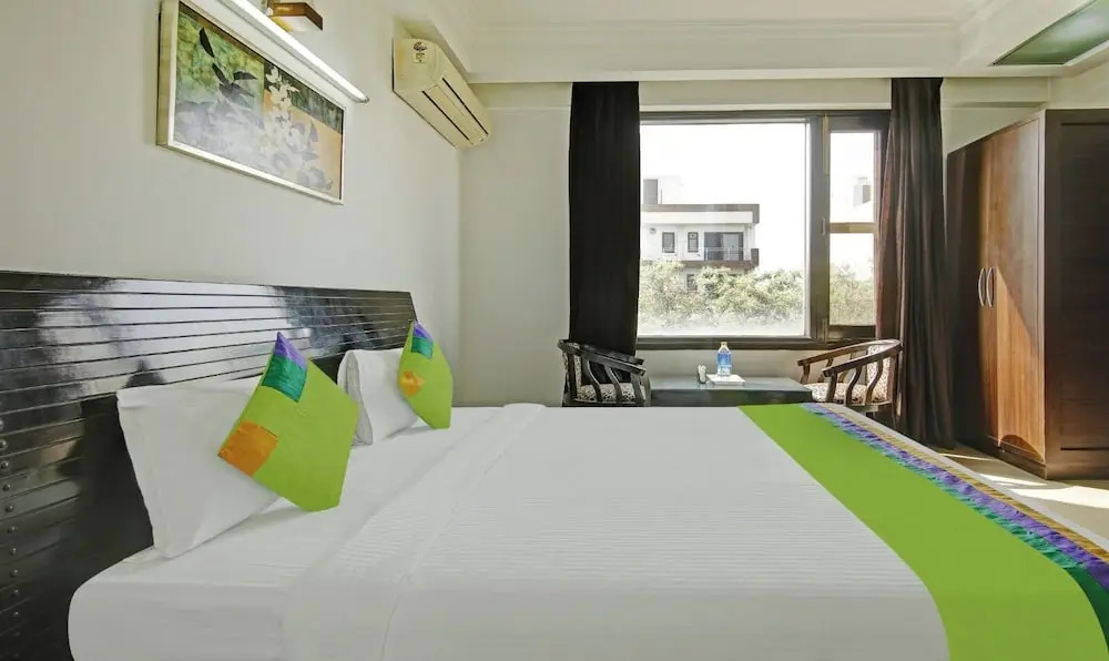 Гуруграм: Hotel Blue Moon Residency Near Huda Metro station