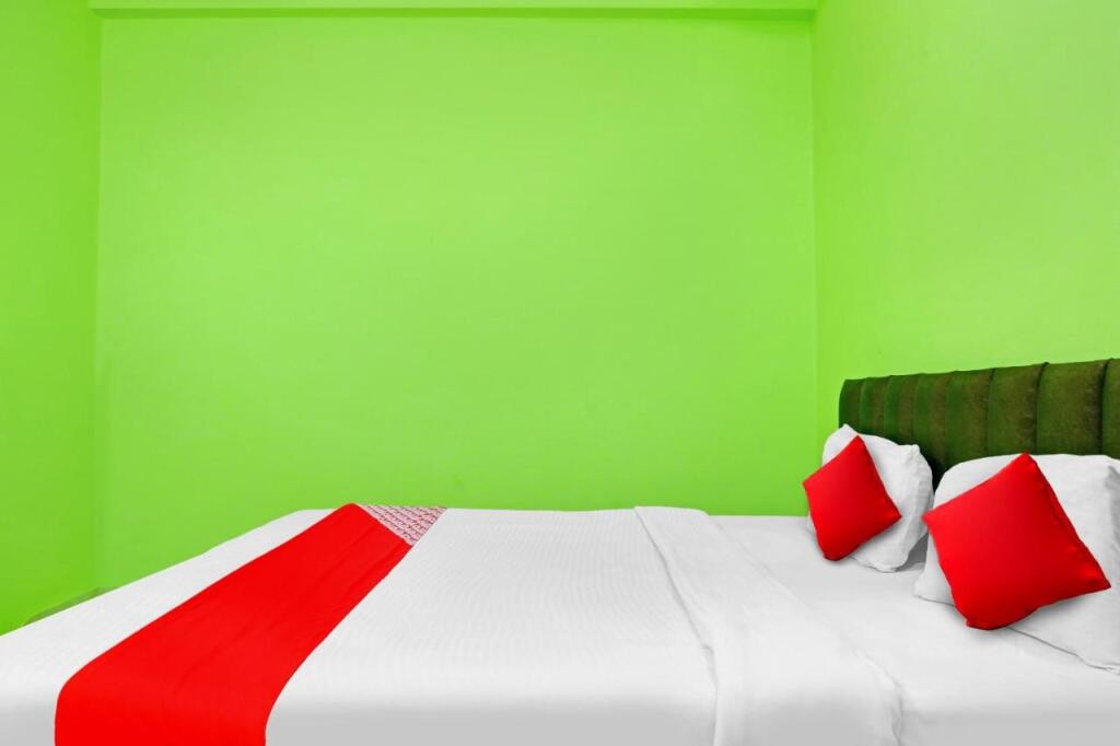 Джуси: OYO Flagship 806669 Hotel Kadambari