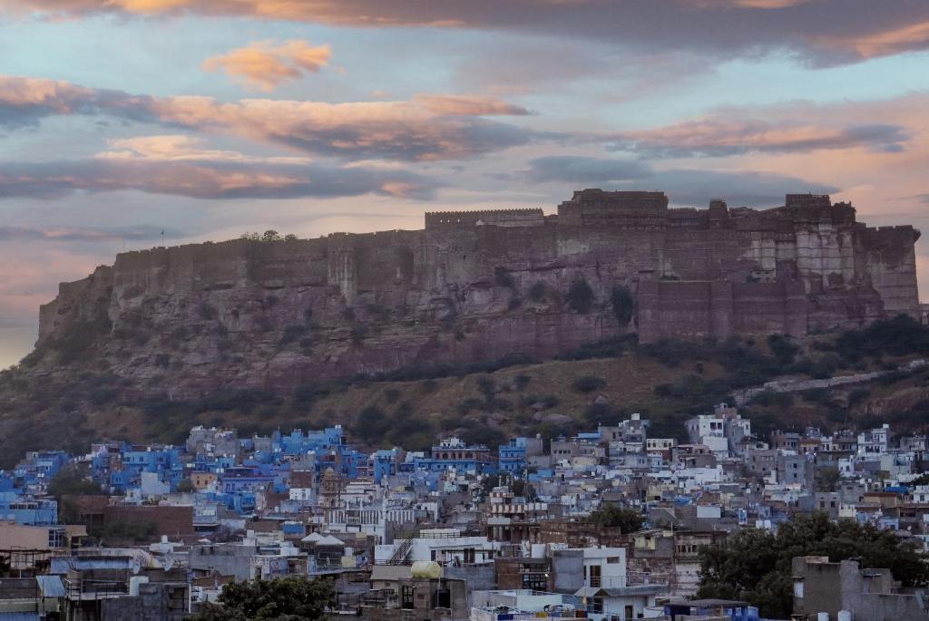 Джодхпур: Hinduja Haveli Gulab Sagar