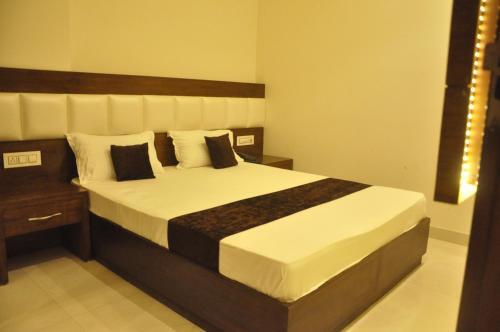 Калка: Hotel Lotus Grand Kalka