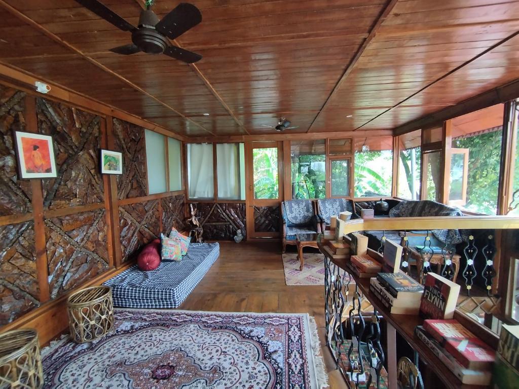 Кангра: Murious Riverdale Resort