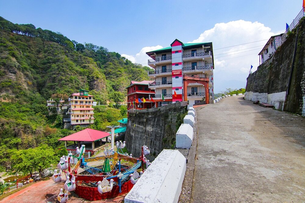 Кангра: Fabhotel Prime Wonder World Resort
