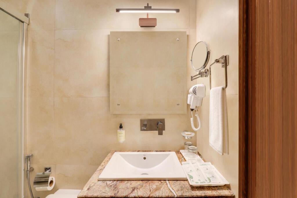 Кангра: Lemon Tree Hotel Mcleodganj