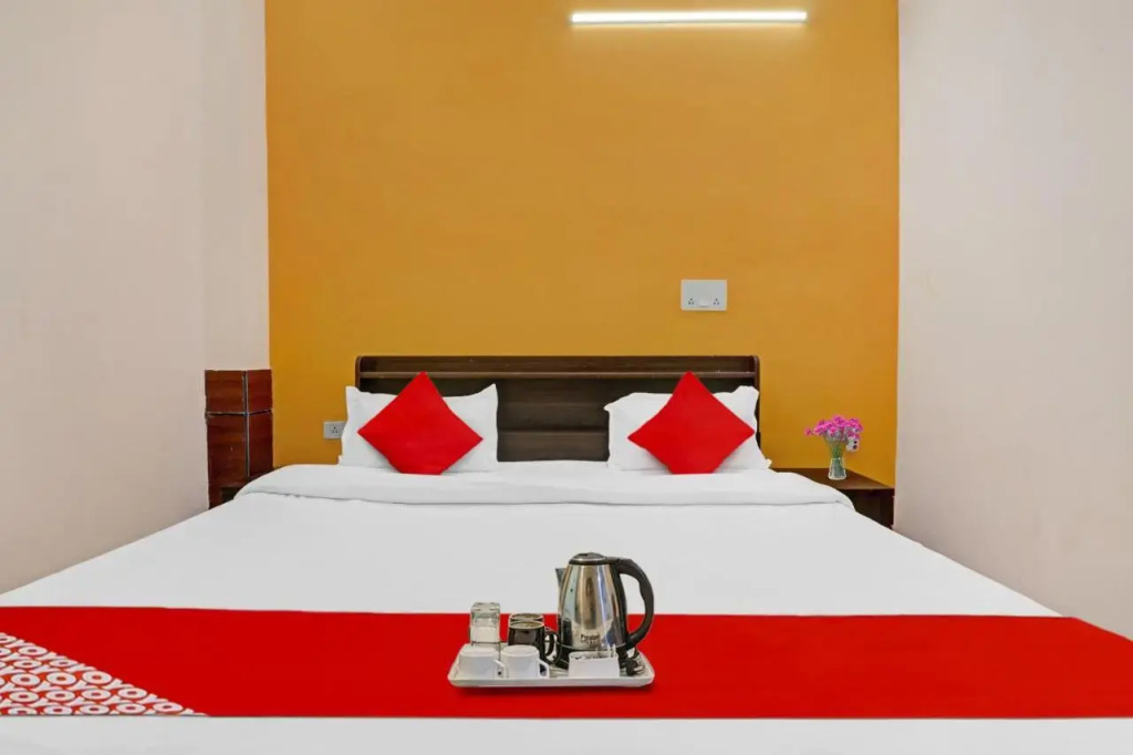 Канпур: Oyo Flagship 70327 Hotel Manu Grand