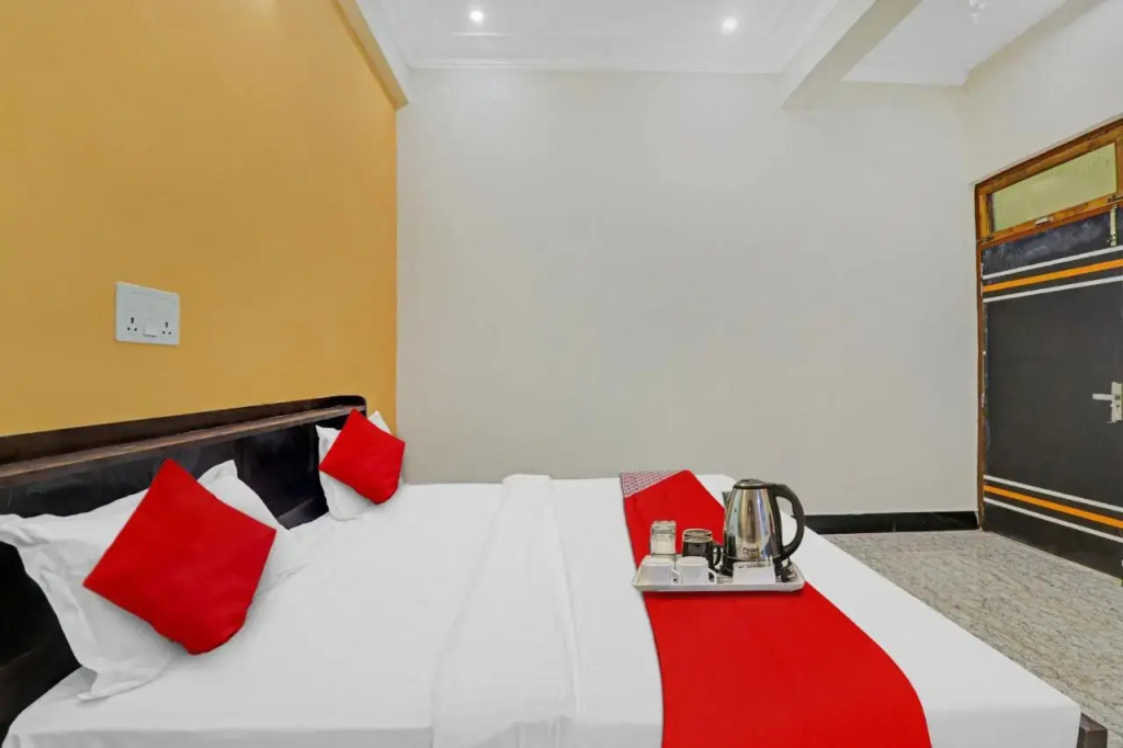Канпур: Oyo Flagship 70327 Hotel Manu Grand