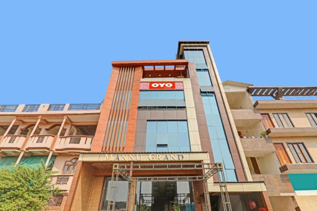Канпур: Oyo Flagship 70327 Hotel Manu Grand