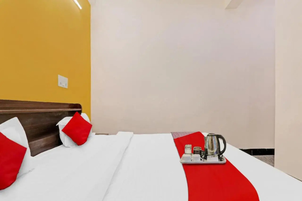 Канпур: Oyo Flagship 70327 Hotel Manu Grand