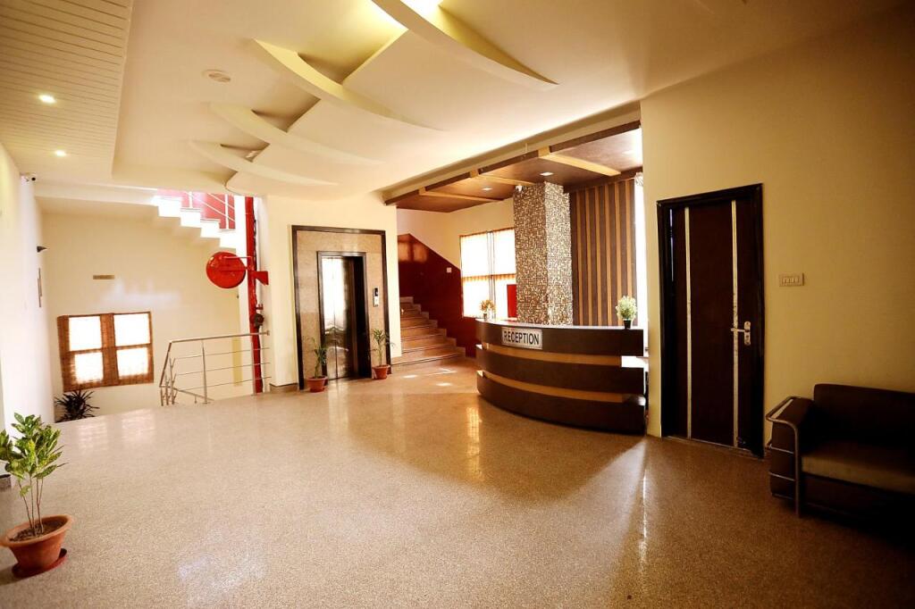 Канпур: Hotel Bhagyaraj Palace - Best Hotel In Kanpur