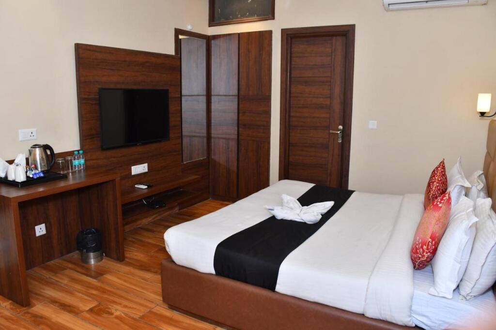 Канпур: Hotel Bhagyaraj Palace - Best Hotel In Kanpur