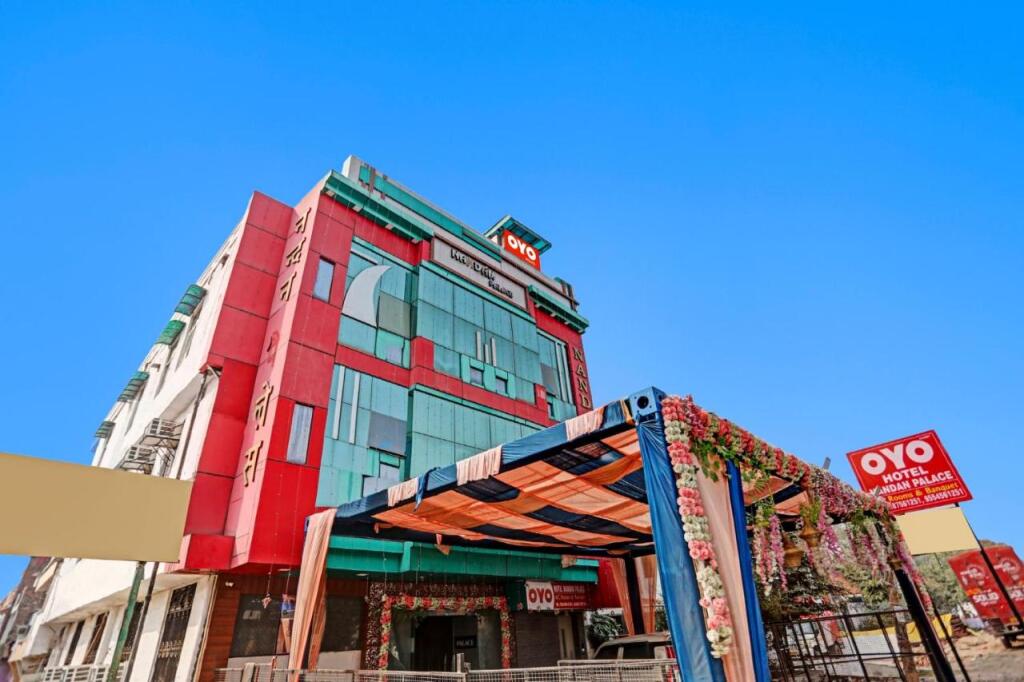Канпур: Oyo Flagship 805597 Shri Nanadan Palace