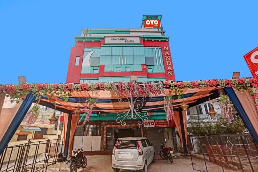 Канпур: Oyo Flagship 805597 Shri Nanadan Palace