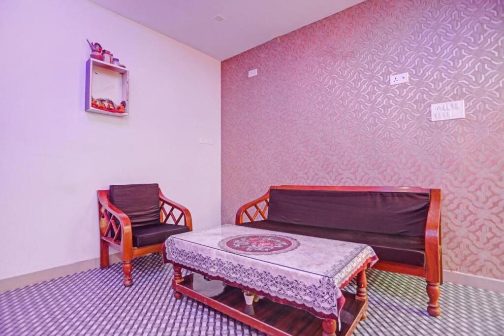 Канпур: Oyo Flagship 805597 Shri Nanadan Palace