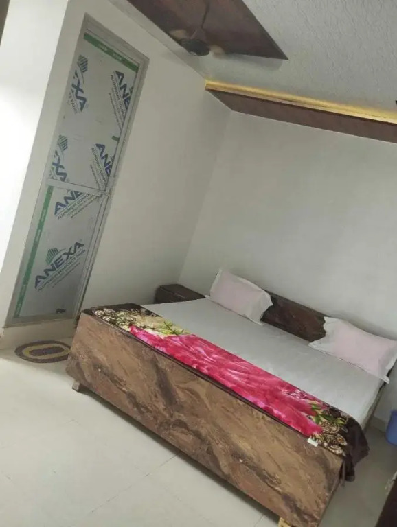 Канпур: OYO 702305 Hotel Rajeshwari Plaza