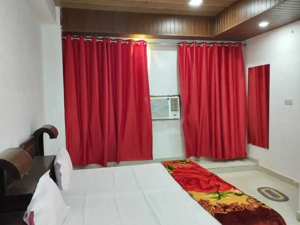 Канпур: OYO 702305 Hotel Rajeshwari Plaza