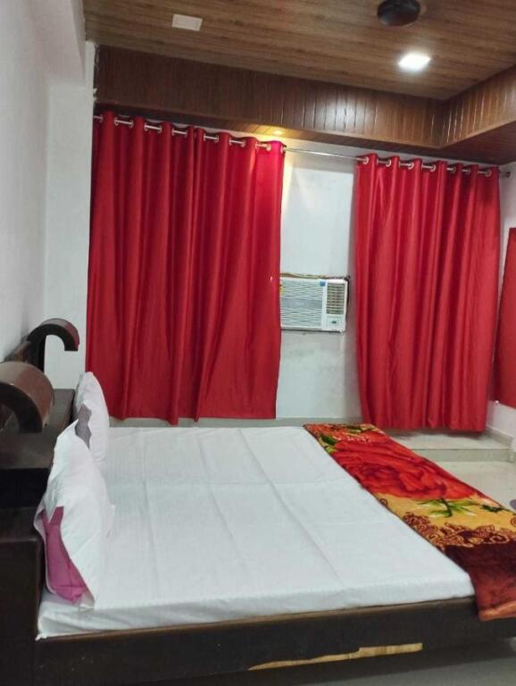 Канпур: OYO 702305 Hotel Rajeshwari Plaza