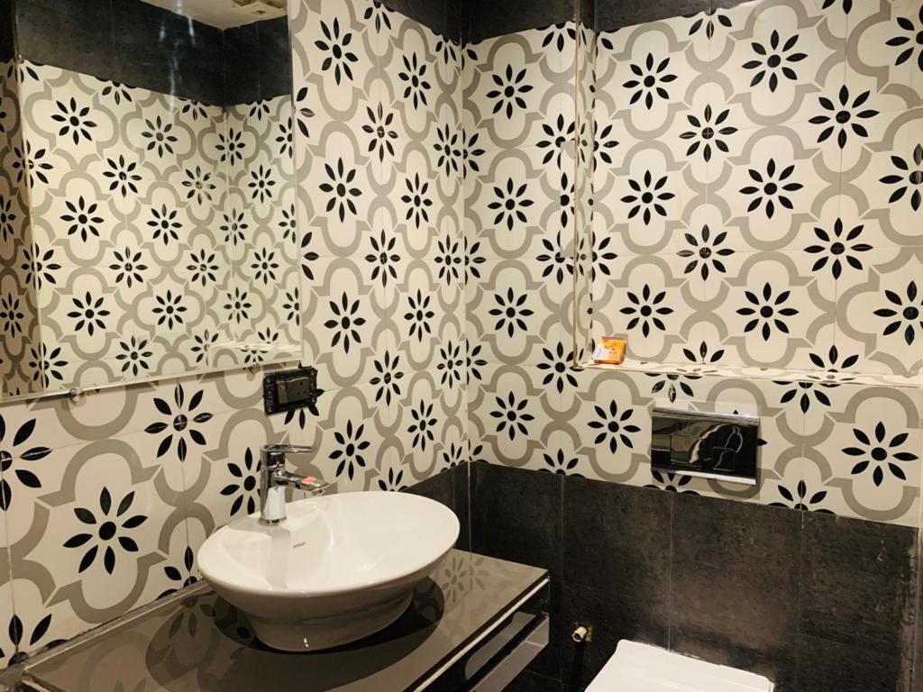 Канпур: Hotel The Palassio