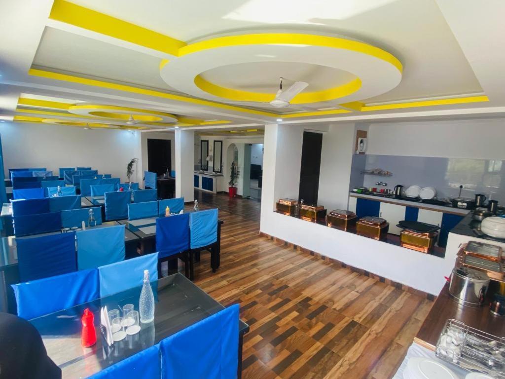 Каргил: Hotel The White Castle
