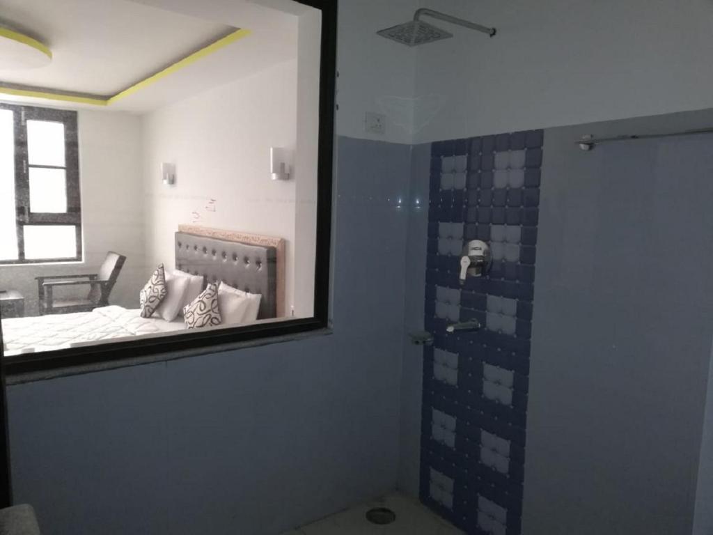Каргил: Hotel The White Castle