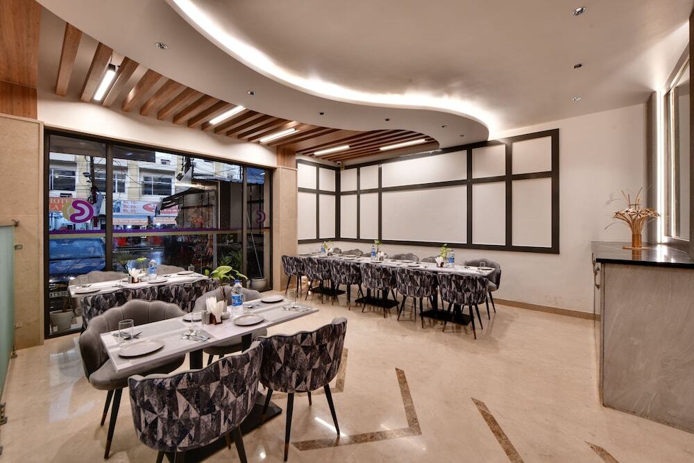 Катра: Click Sunburry Hotel Katra