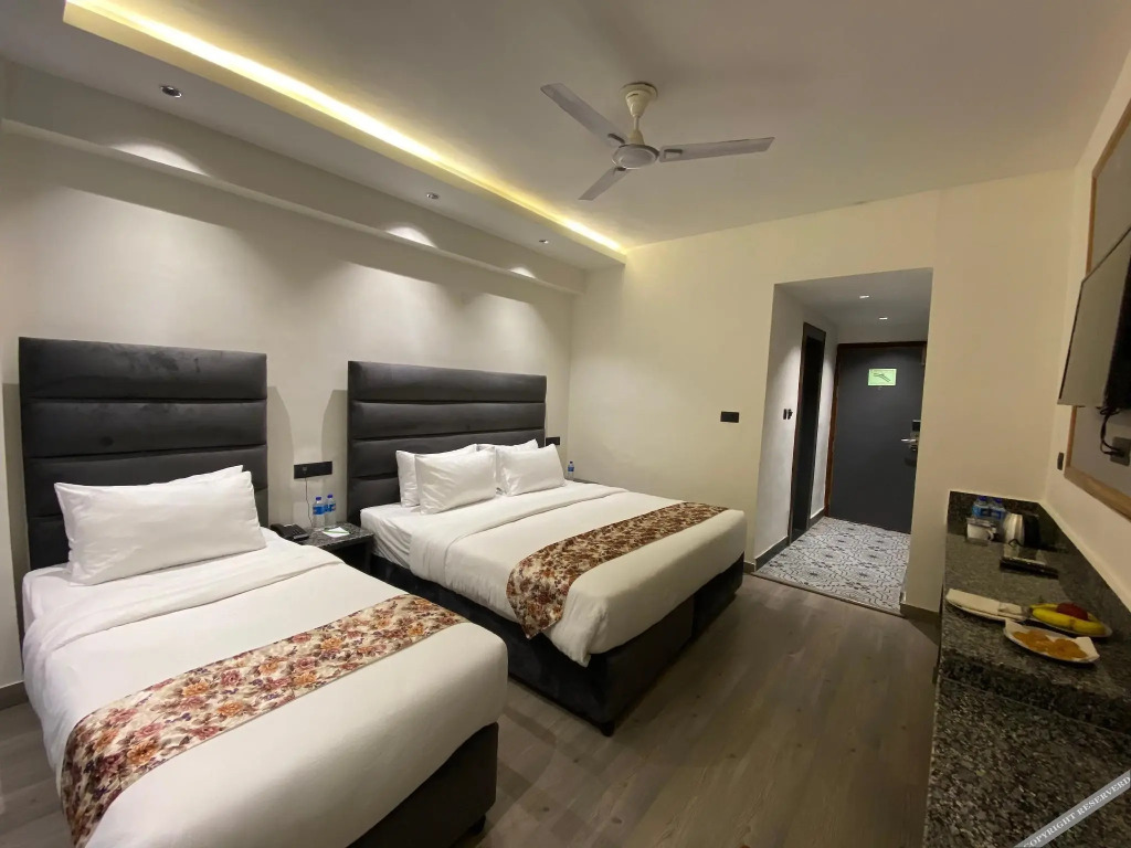 Катра: Click Sunburry Hotel Katra