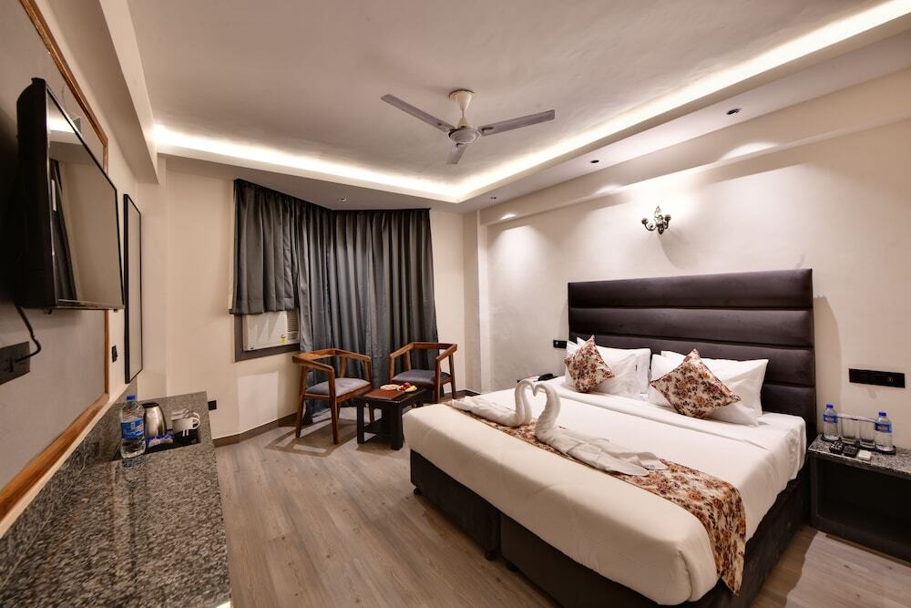 Катра: Click Sunburry Hotel Katra