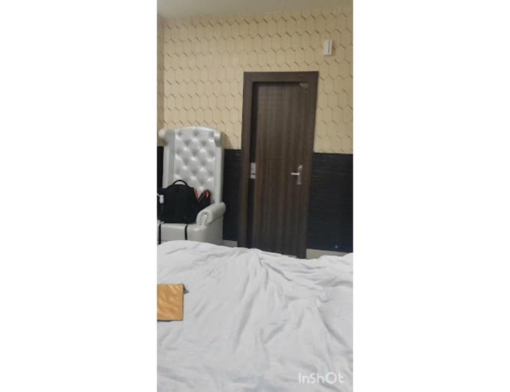 Катра: Hotel Virat International AVR Shopping Katra