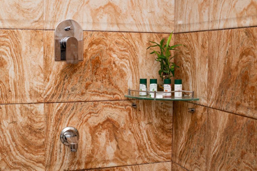 Катра: The Fern Residency Katra