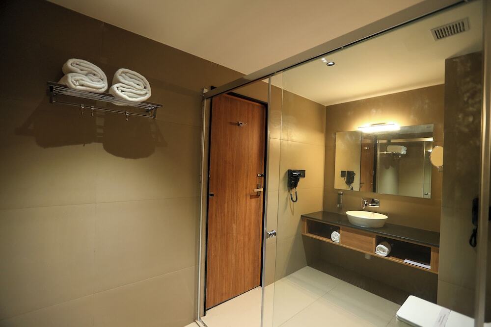 Султан-Батери: Hotel Saffron Wayanad