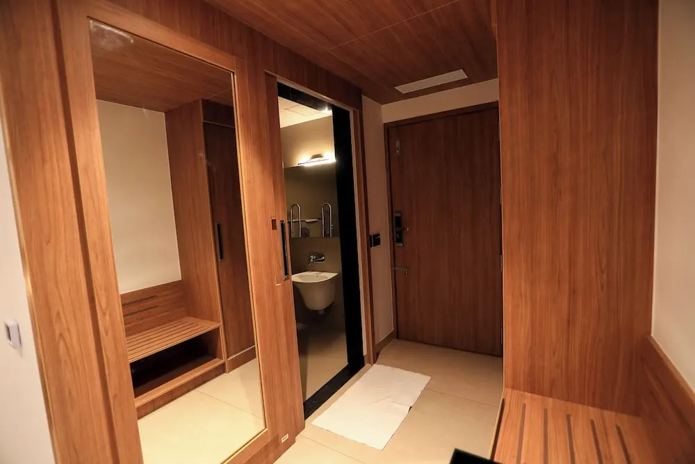 Султан-Батери: Hotel Saffron Wayanad