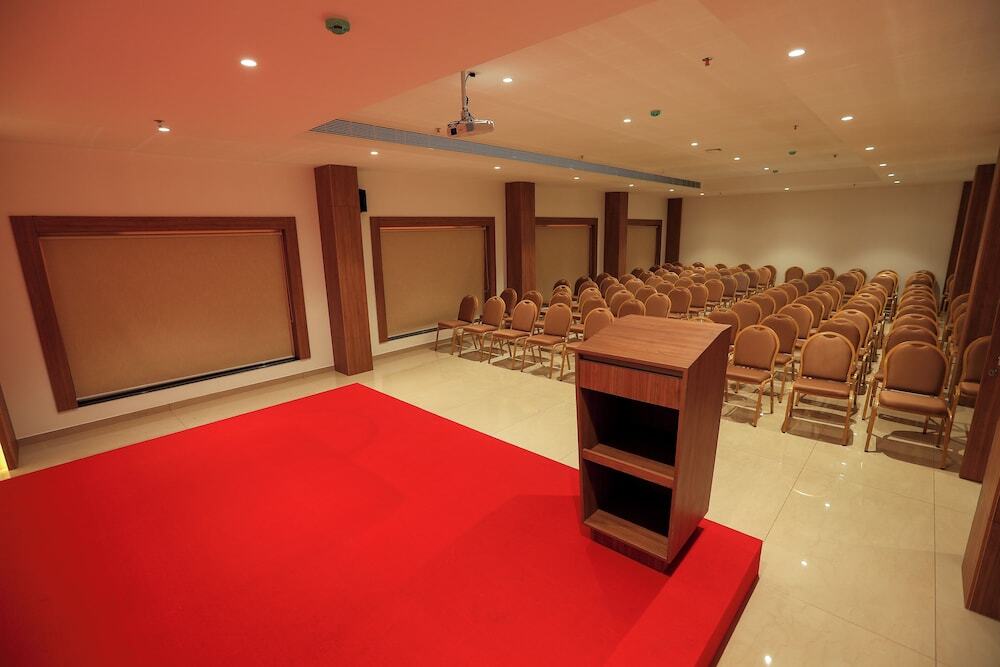 Султан-Батери: Hotel Saffron Wayanad