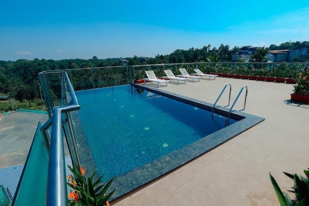 Султан-Батери: Hotel Saffron Wayanad