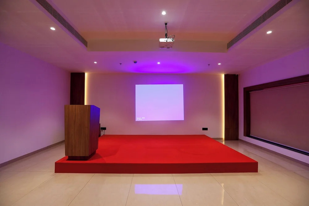 Султан-Батери: Hotel Saffron Wayanad