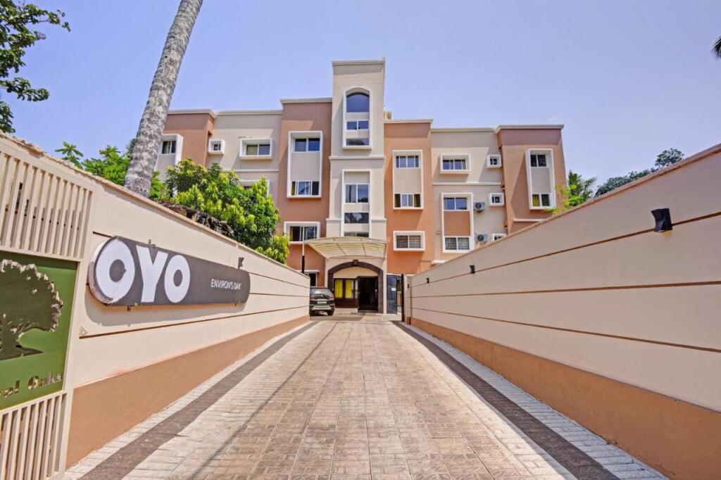 Кондотти: OYO 87216 Environ La Casa