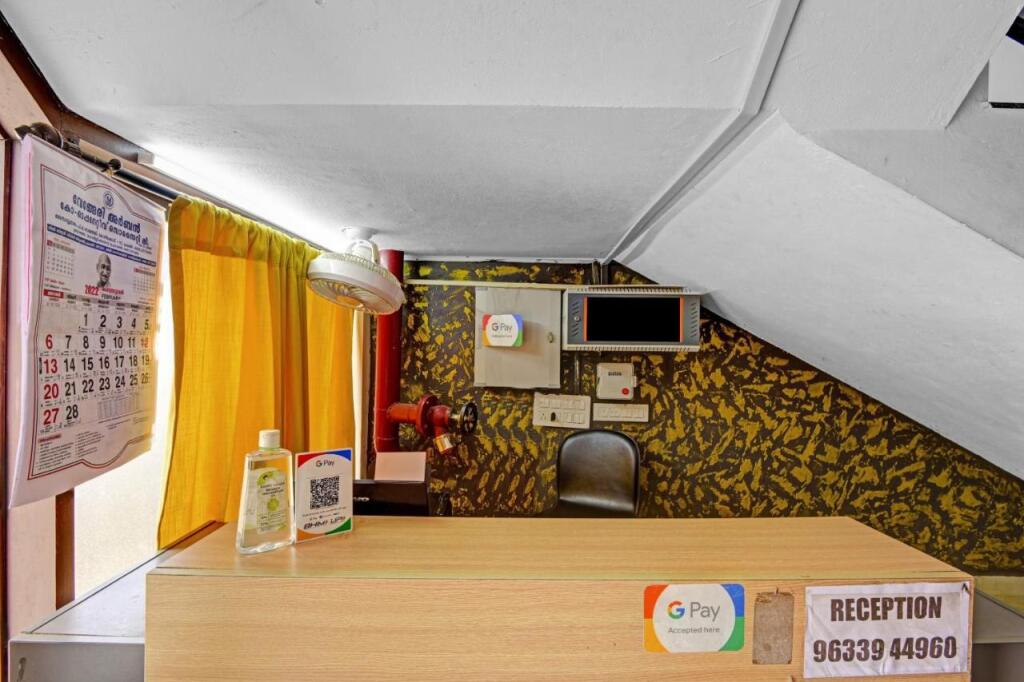 Кондотти: OYO 87216 Environ La Casa