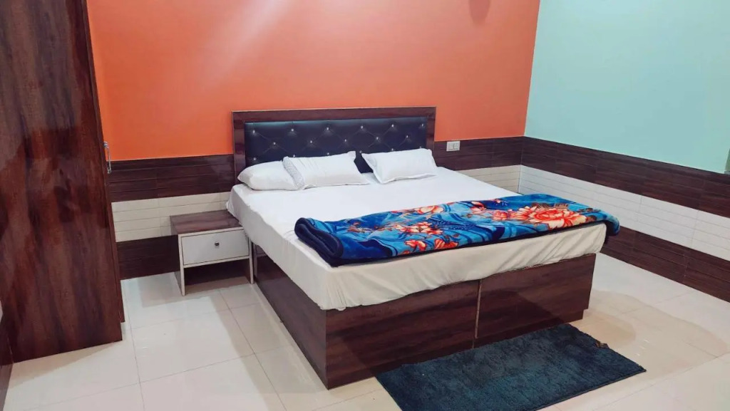 Коси: POP 89785 Hotel Brijwasi Inn