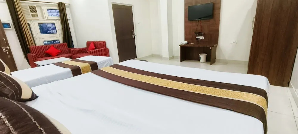 Hotel Prabhat Palace — фото 2