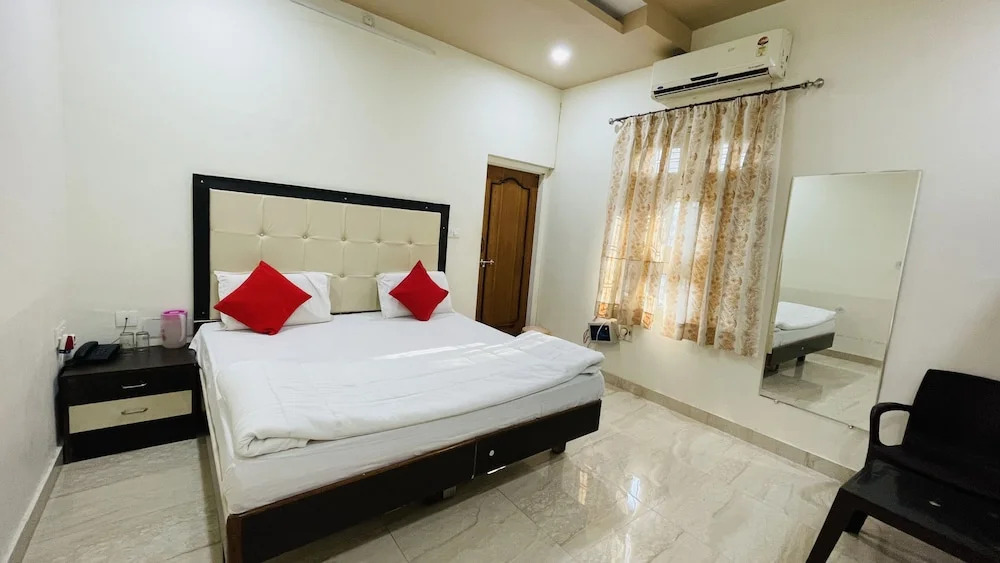 Кота: Hotel Prabhat Palace